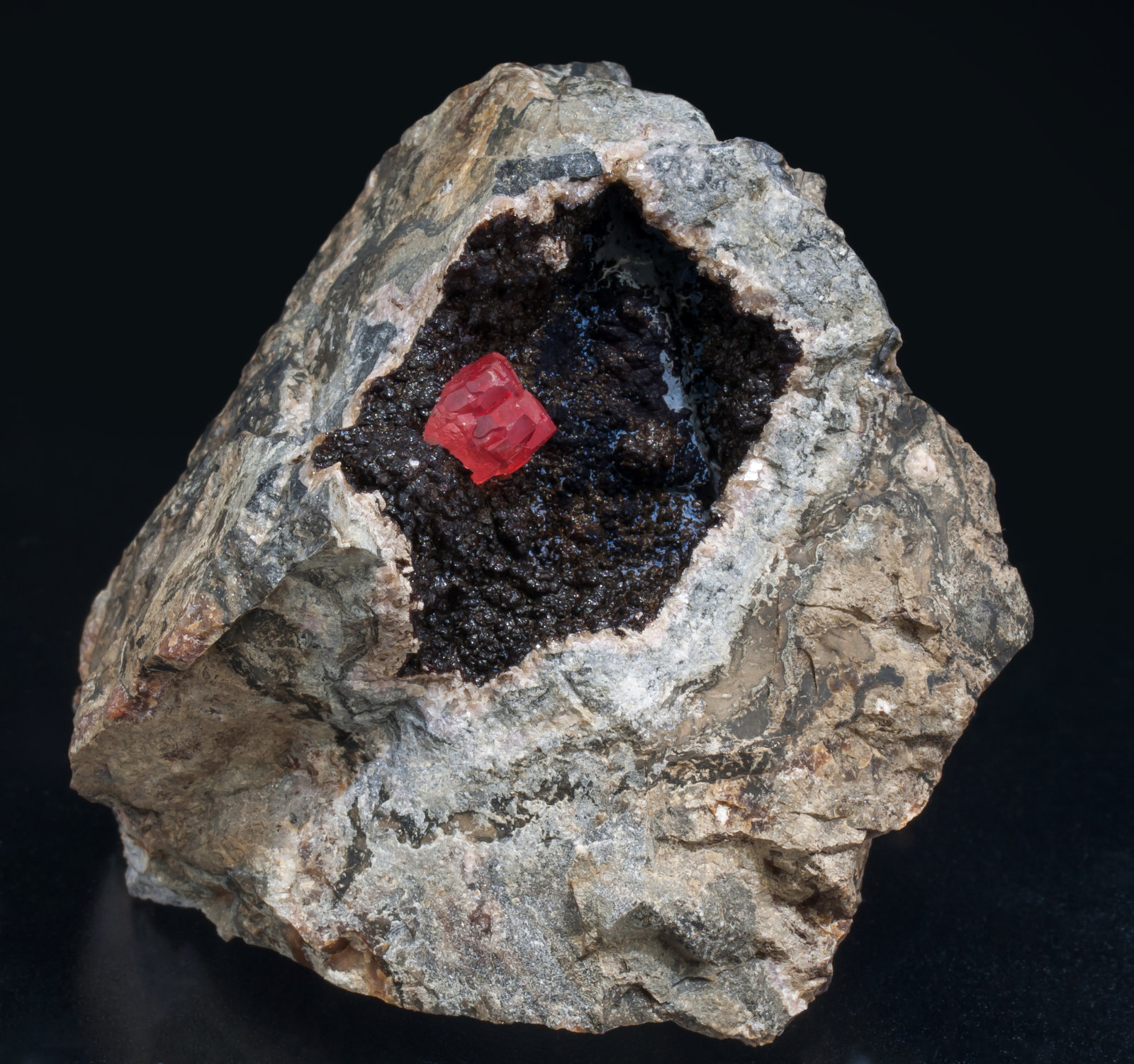 specimens/s_imagesAE4/Rhodochrosite-EG70AE4f.jpg