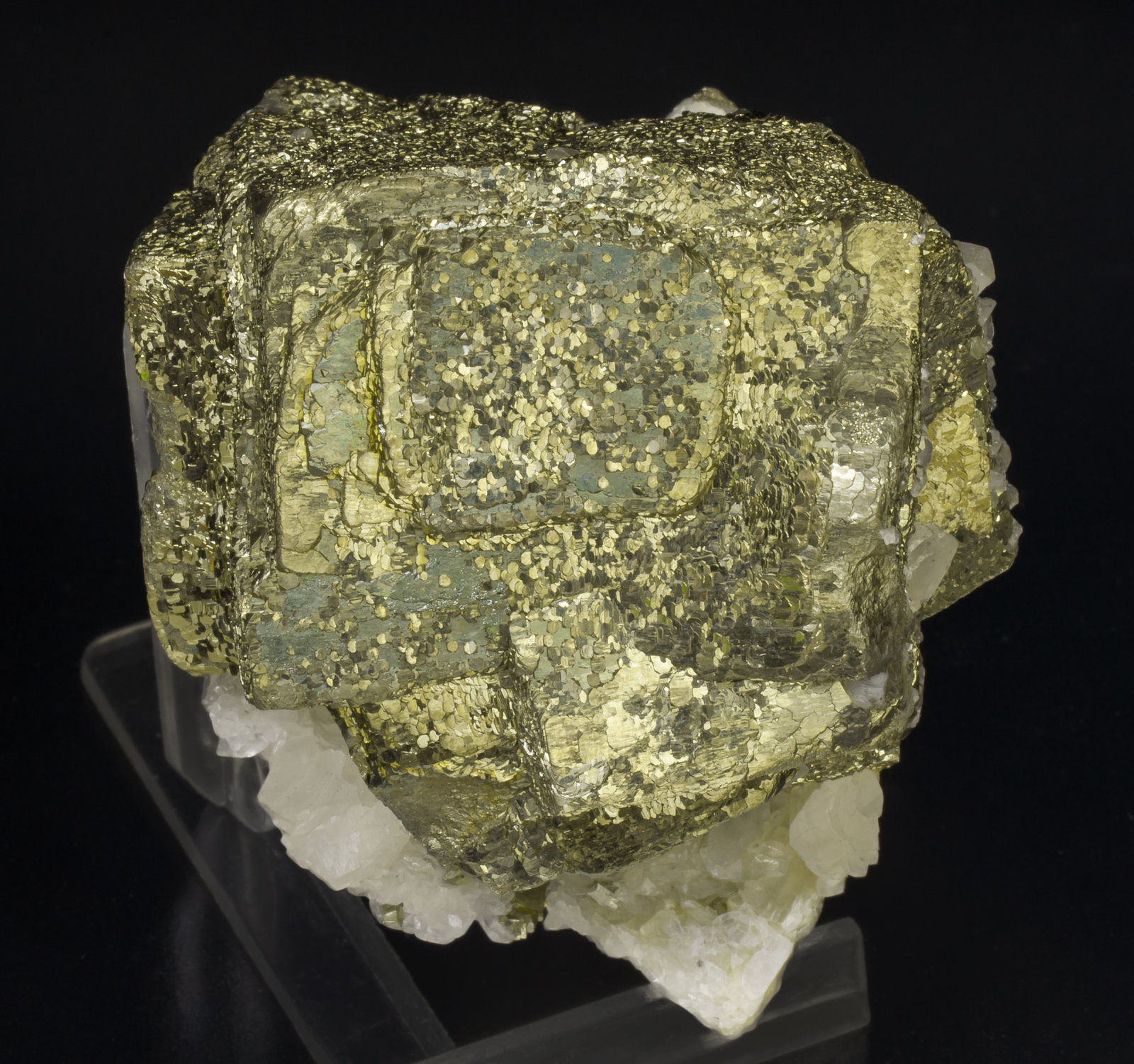 specimens/s_imagesAE5/Pyrite-EY98AE5f.jpg