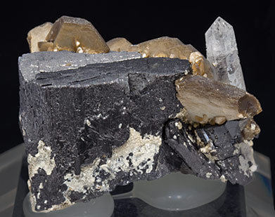 Siderite with Ferberite and Quartz. Front