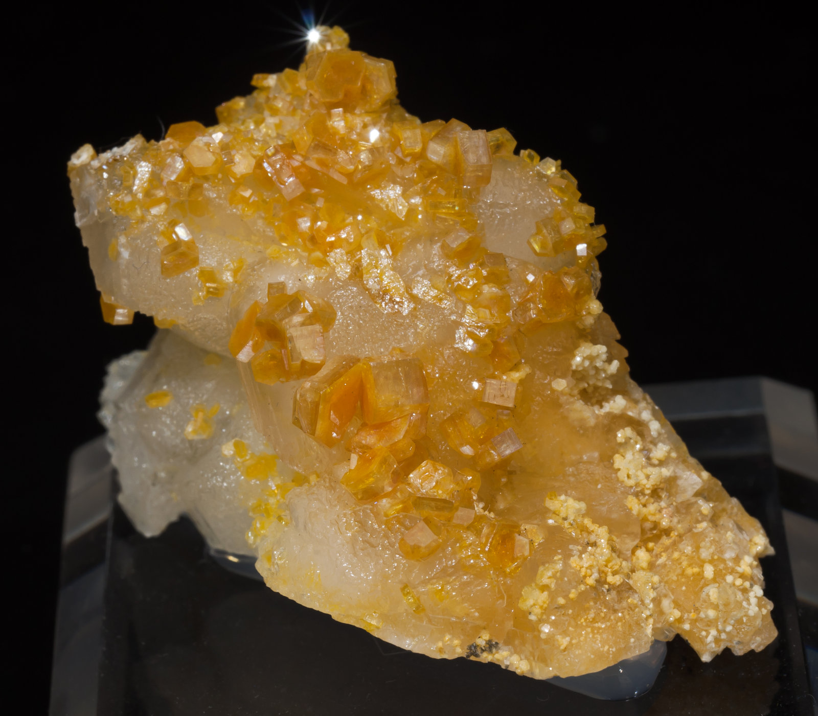 specimens/s_imagesAE7/Mimetite-TE57AE7f1.jpg