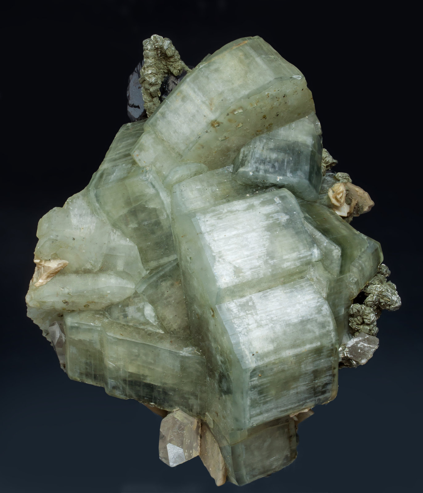 specimens/s_imagesAF0/Fluorapatite-TF26AF0s.jpg