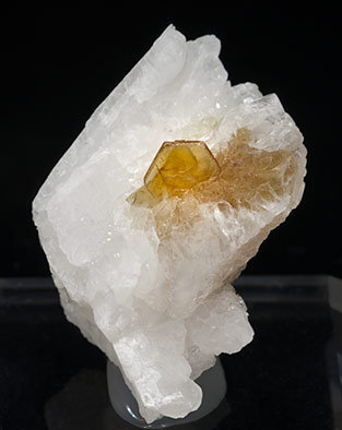Hydroxylb�stnasite-(Ce) with Calcite. 