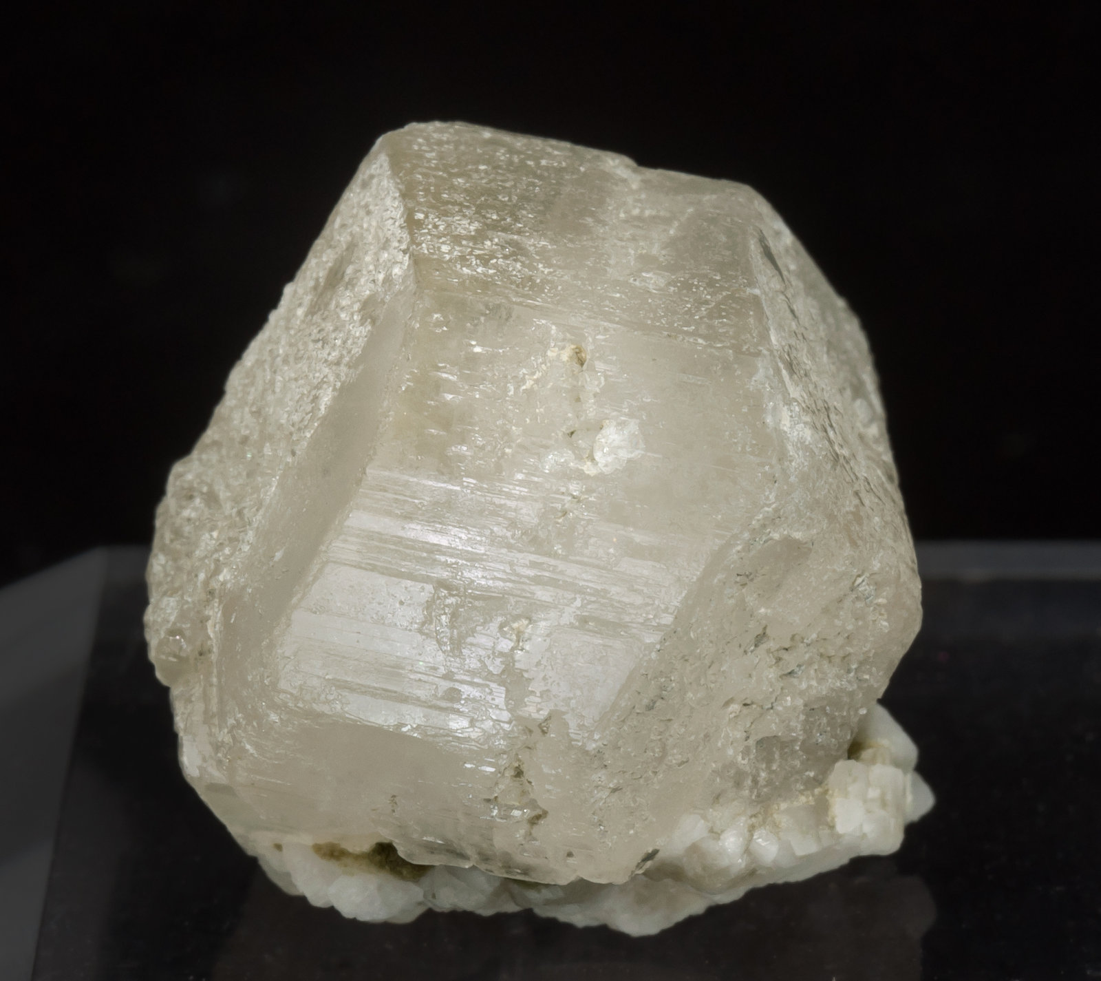 specimens/s_imagesAF2/Phenakite-MJ56AF2f.jpg
