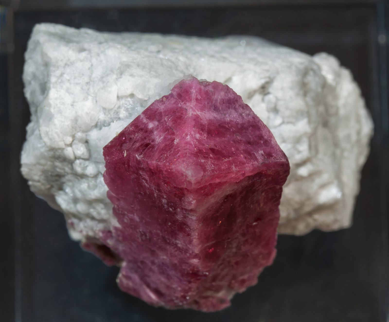 specimens/s_imagesAF2/Spinel-DX70AF2t1.jpg