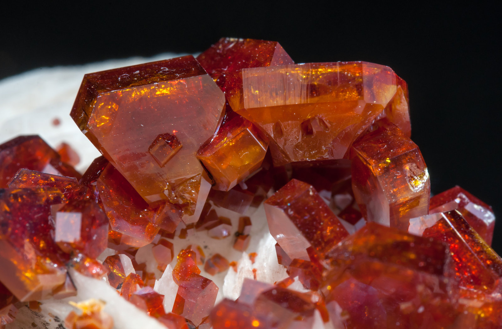 specimens/s_imagesAF3/Vanadinite-MH86AF3d.jpg