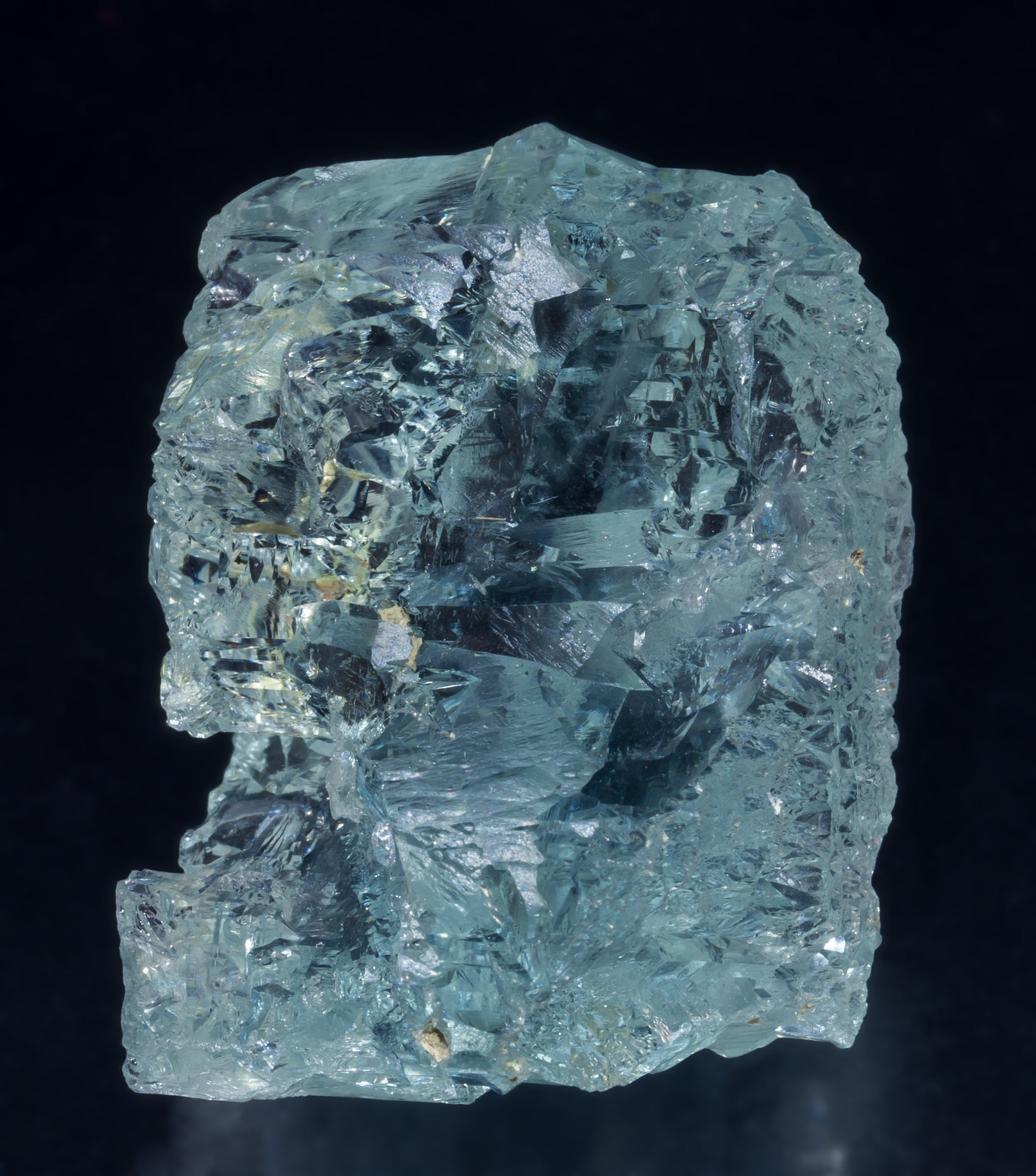 specimens/s_imagesAF6/Beryl_aquamarine-DF89AF6f.jpg