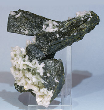 Epidote with Stilbite-Ca. Rear