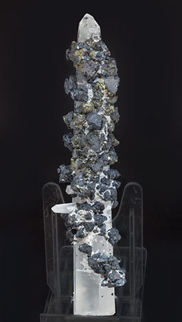 Quartz with Sphalerite and Chalcopyrite. Side