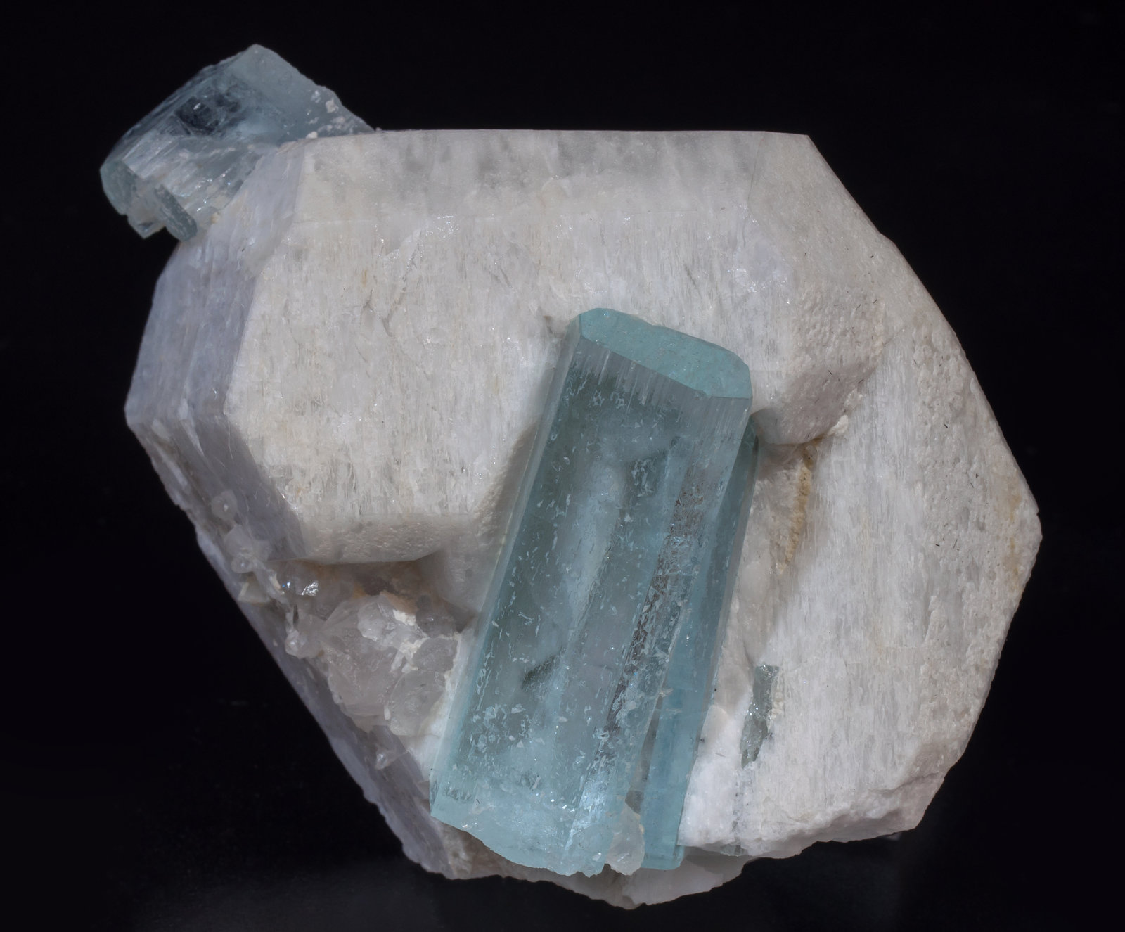 specimens/s_imagesAF8/Beryl_aquamarine-MF99AF8f.jpg