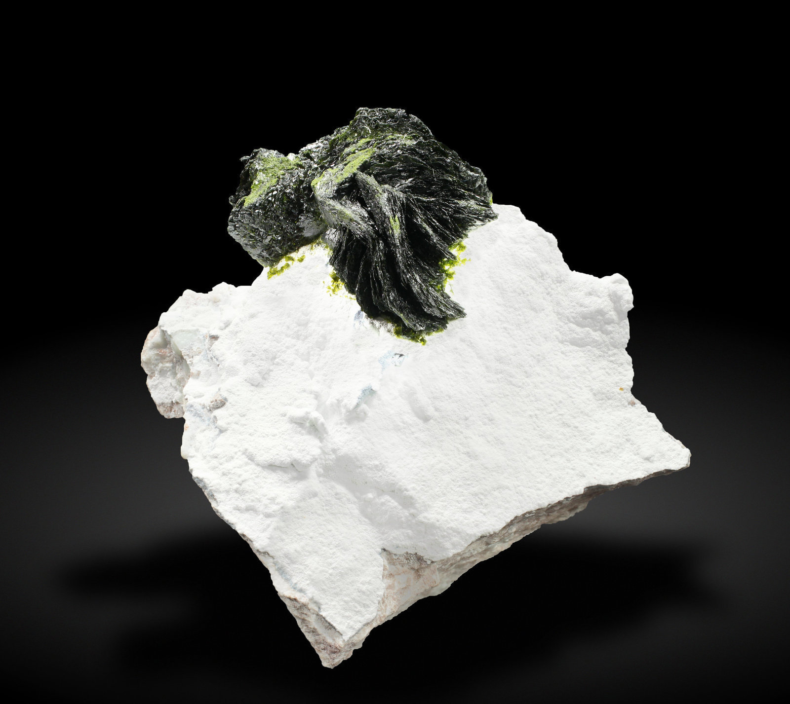specimens/s_imagesAG1/Volborthite-TD89AG1_7505_f.jpg