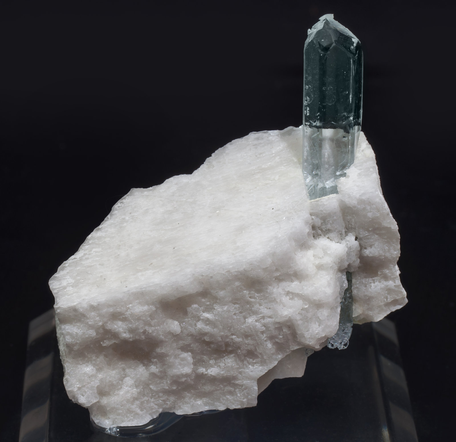 specimens/s_imagesAG7/Beryl_aquamarine-NY37AG7f.jpg