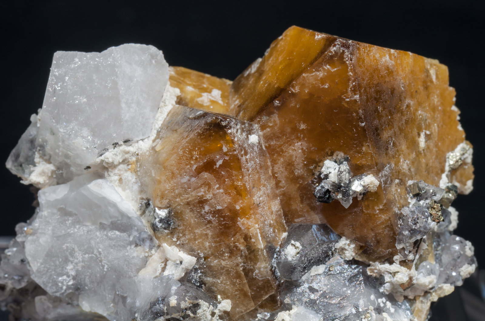 specimens/s_imagesAG9/Scheelite-TA59AG9d.jpg