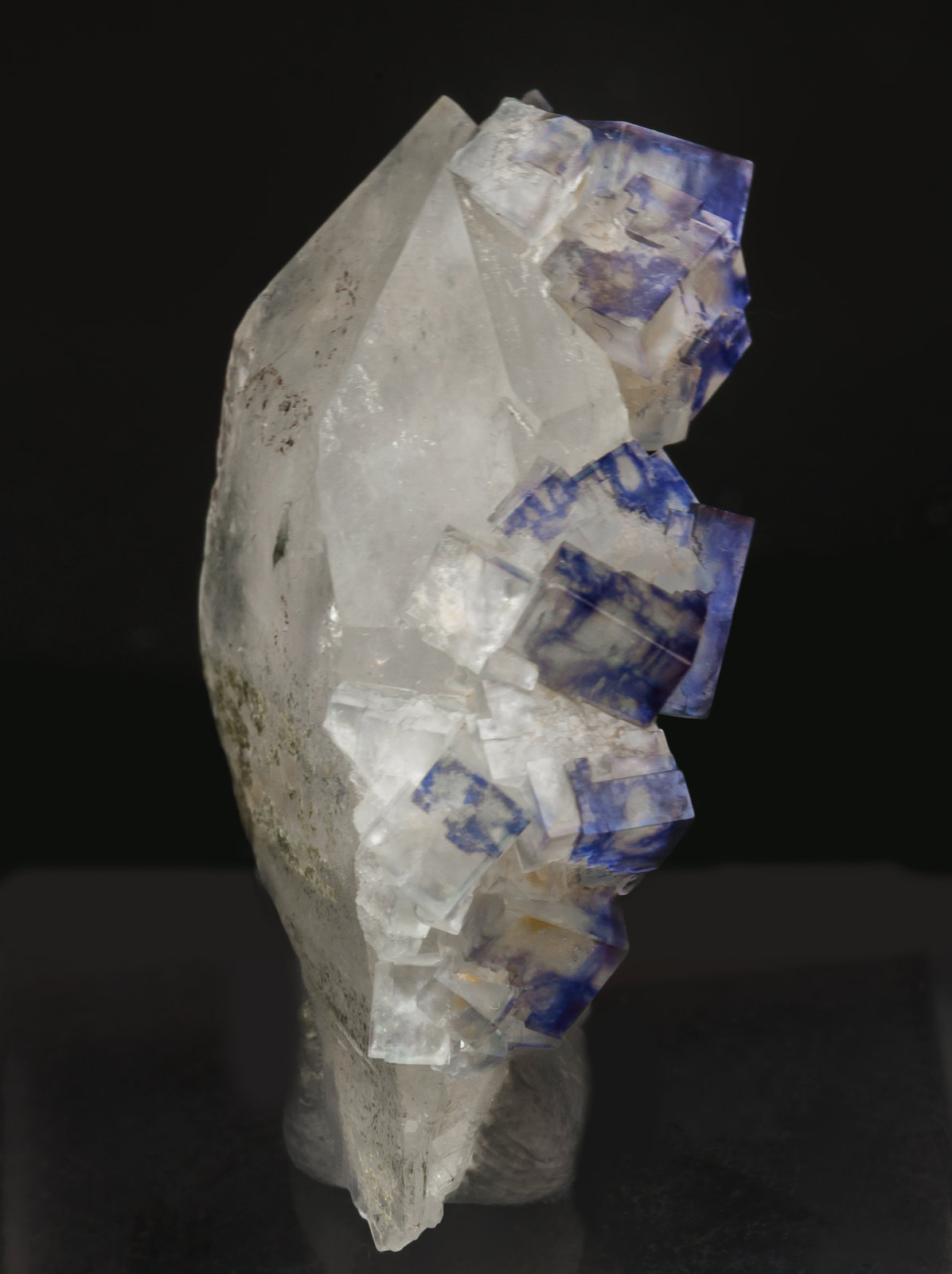 specimens/s_imagesAH2/Fluorite-NC97AH2f2.jpg