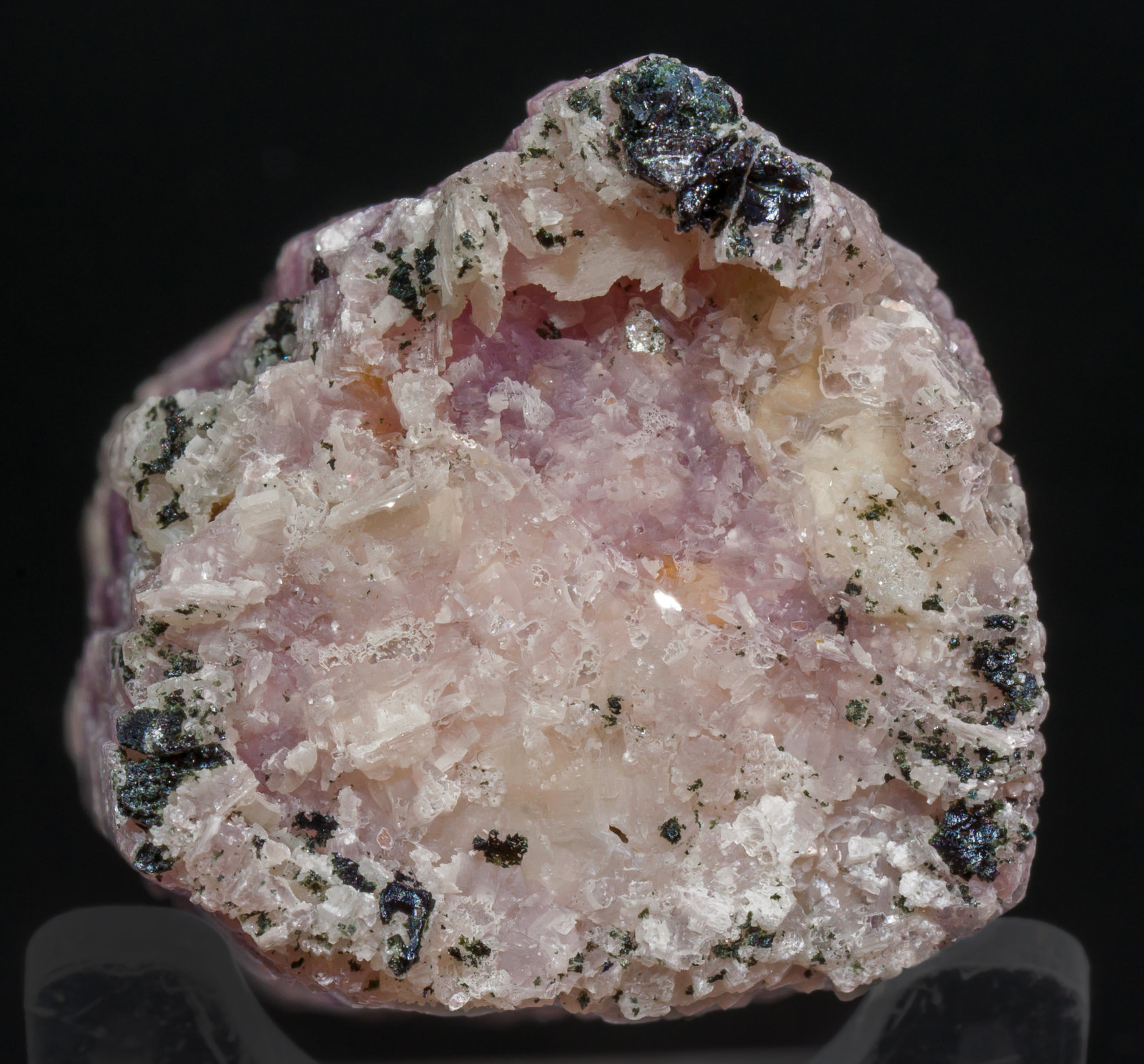 specimens/s_imagesAH2/Lepidolite-NX51AH2t.jpg