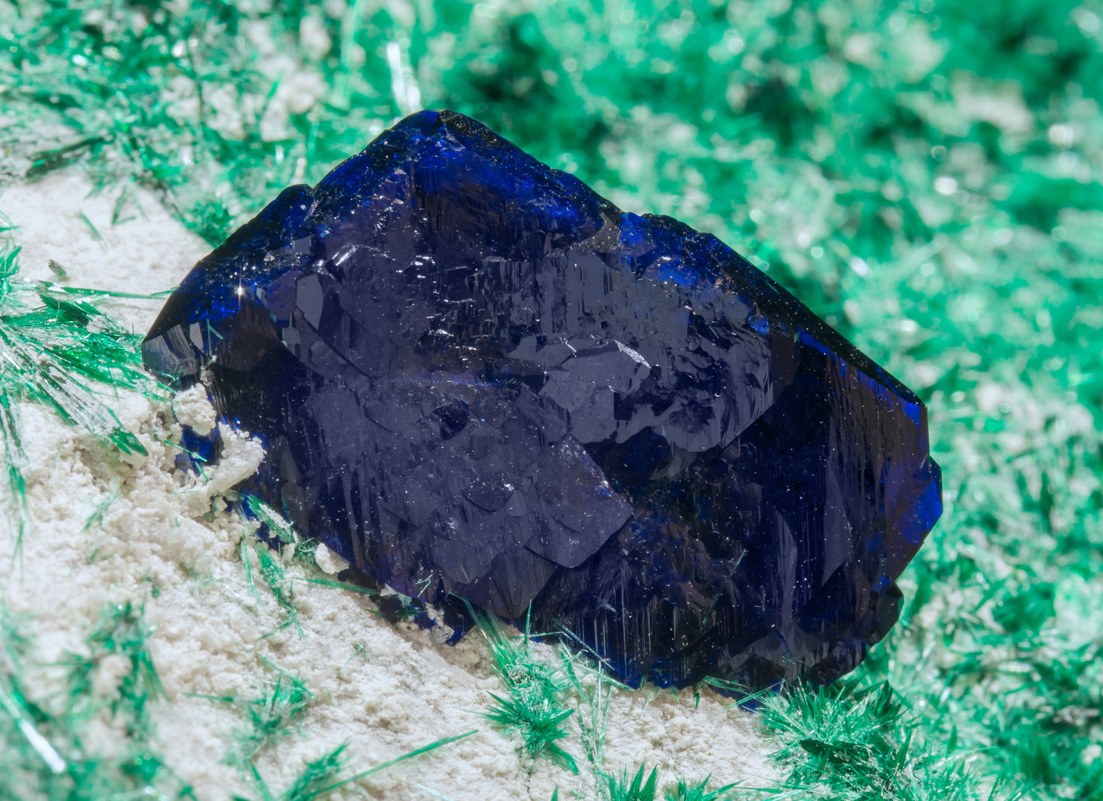 specimens/s_imagesAH4/Azurite-TR96AH4d.jpg