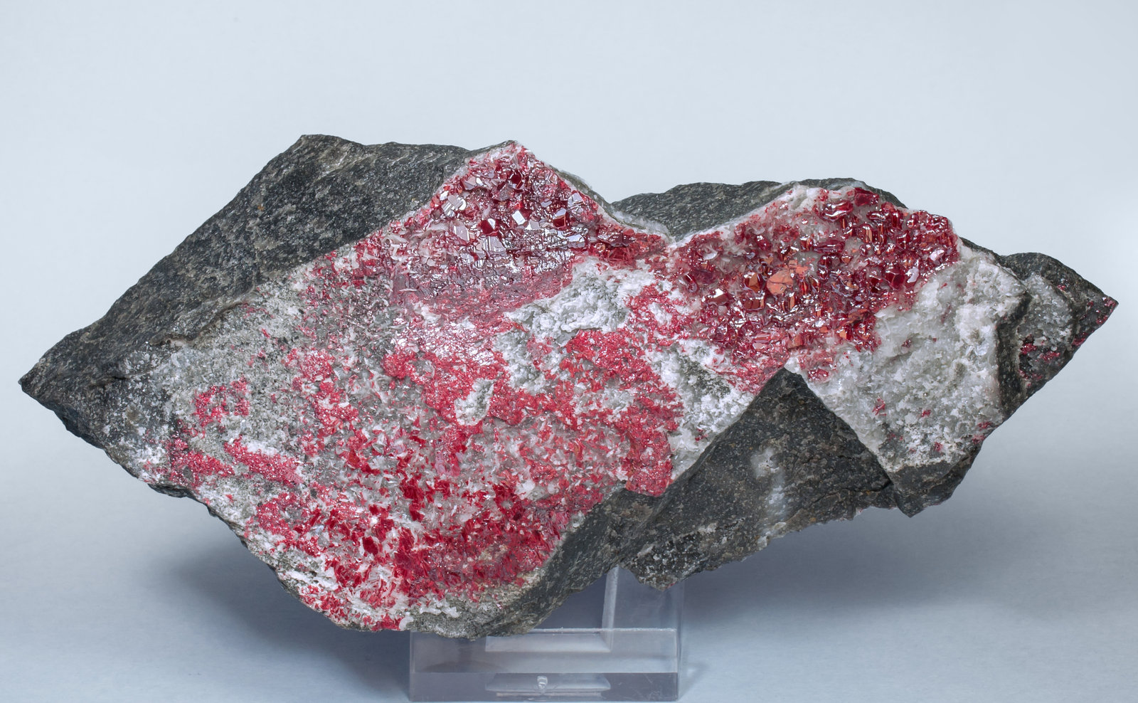 specimens/s_imagesAH4/Cinnabar-NA54AH4f.jpg