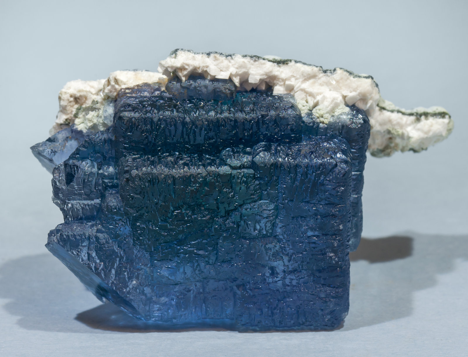 specimens/s_imagesAH4/Fluorite-NC27AH4f.jpg