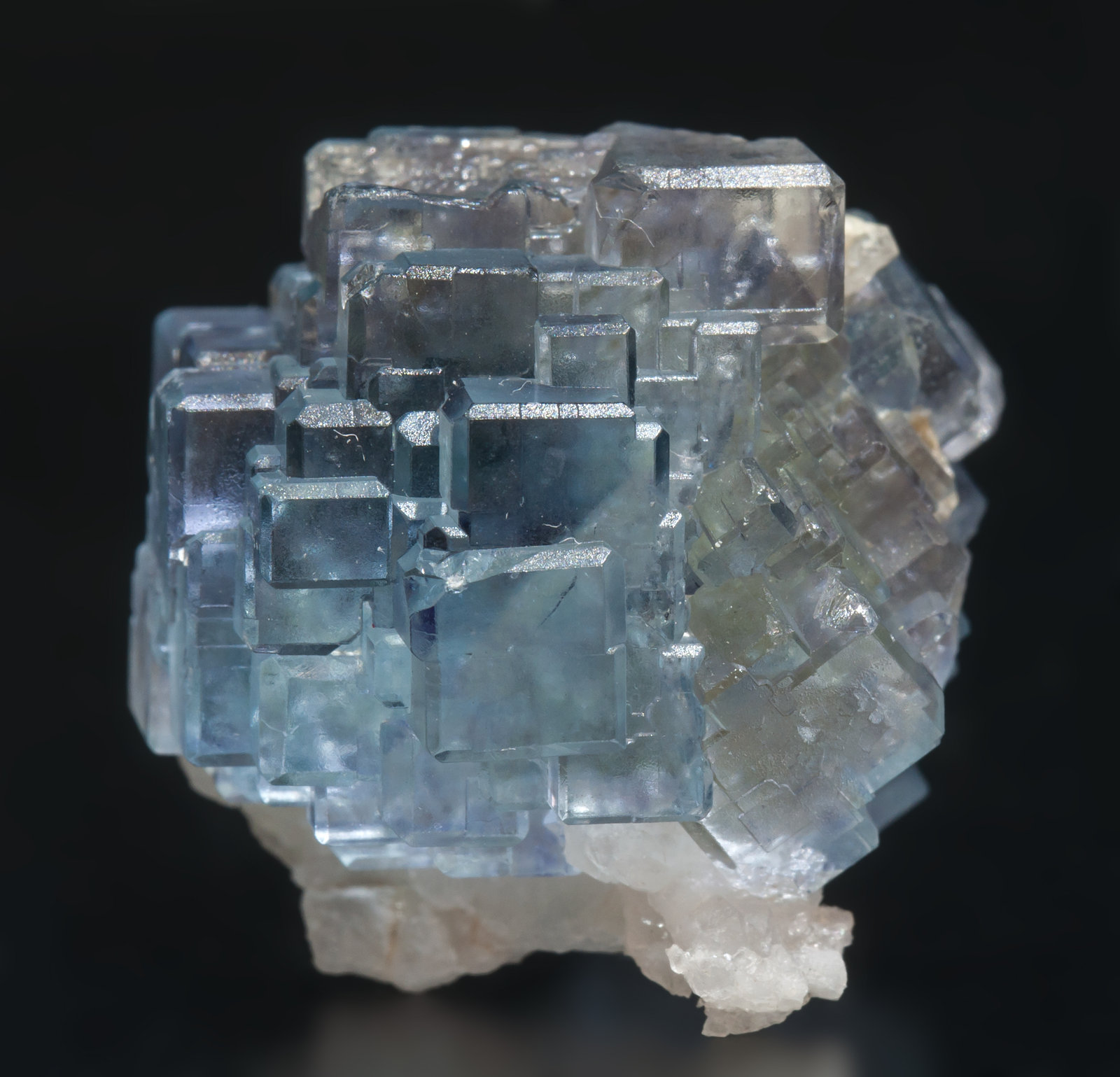 specimens/s_imagesAH4/Fluorite-NK27AH4s1.jpg