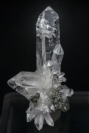 Quartz with Clinochlore. Front