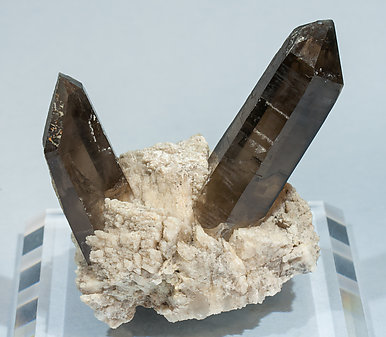 Quartz (variety smoky) with Albite. Front