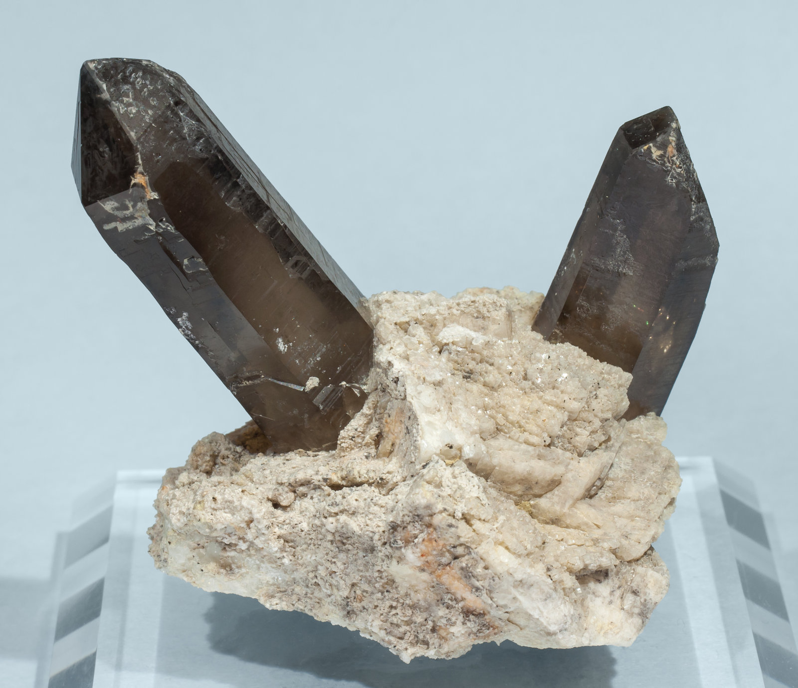 specimens/s_imagesAH5/Quartz-DV46AH5r.jpg