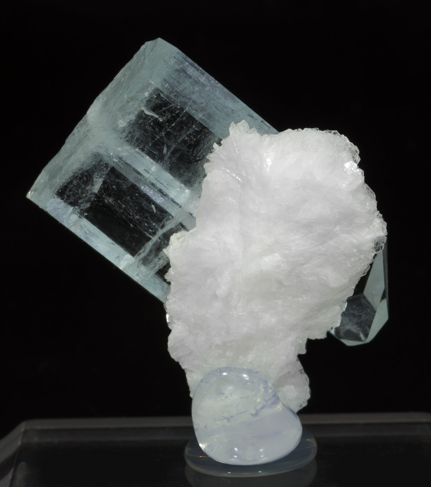 specimens/s_imagesAH6/Beryl_aquamarine-MV87AH6r.jpg