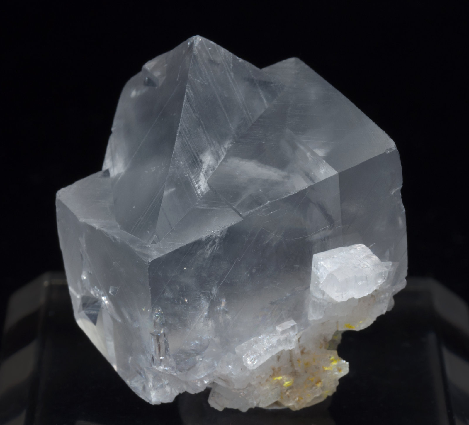 specimens/s_imagesAH6/Dolomite-DH16AH6r.jpg