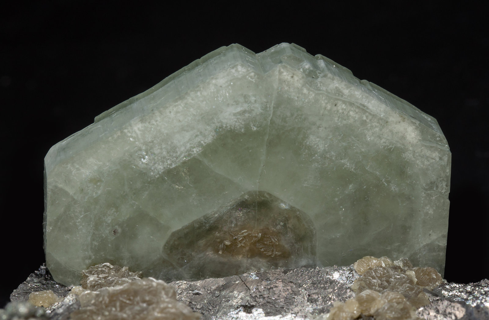 specimens/s_imagesAH7/Fluorapatite-EP92AH7d.jpg