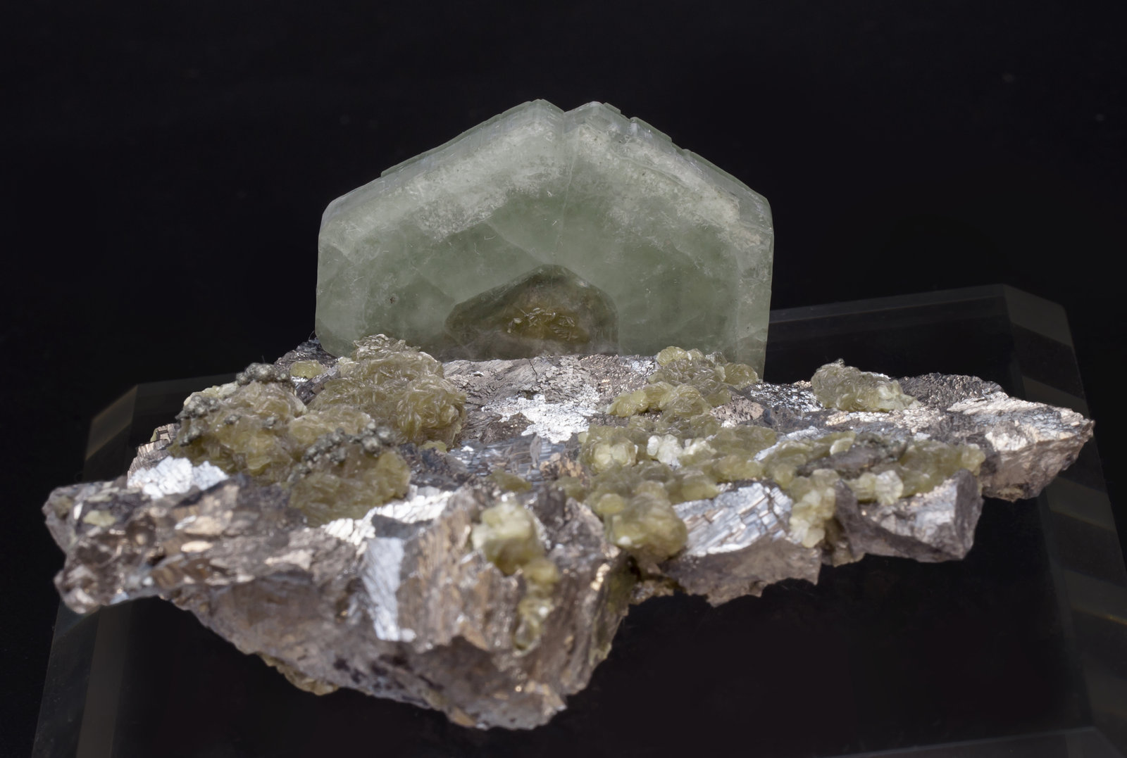 specimens/s_imagesAH7/Fluorapatite-EP92AH7f.jpg