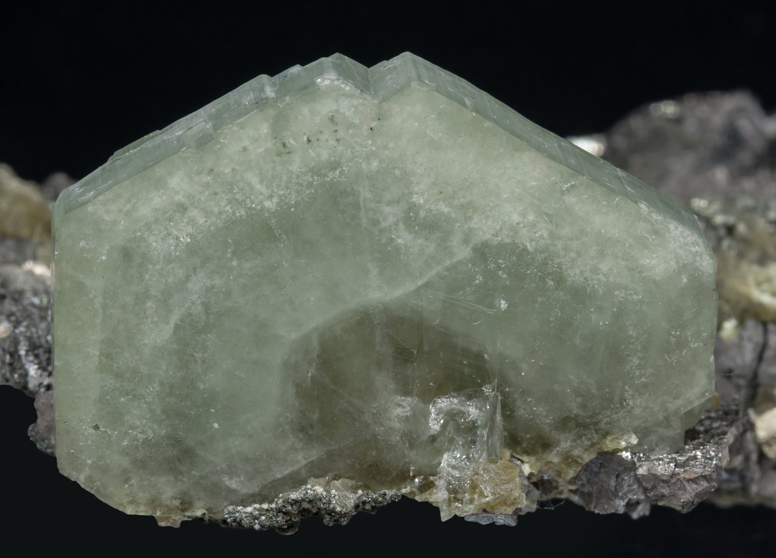 specimens/s_imagesAH7/Fluorapatite-EP92AH7r.jpg