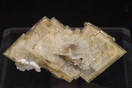 Baryte with Quartz and Pyrite. Front