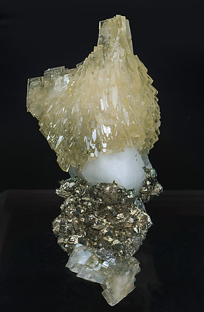 Baryte with Quartz and Pyrite. Front
