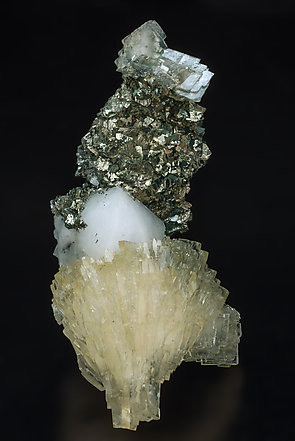 Baryte with Quartz and Pyrite. Side
