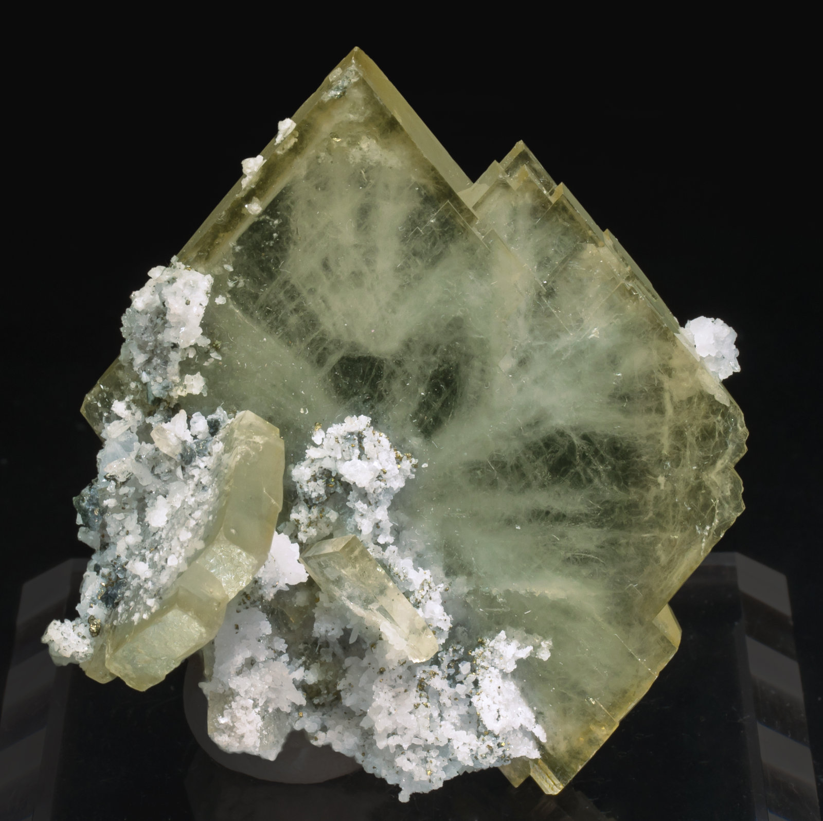specimens/s_imagesAH8/Baryte-EG68AH8f.jpg
