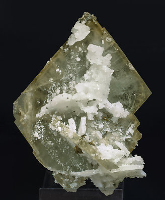 Baryte with Quartz and Pyrite. Rear