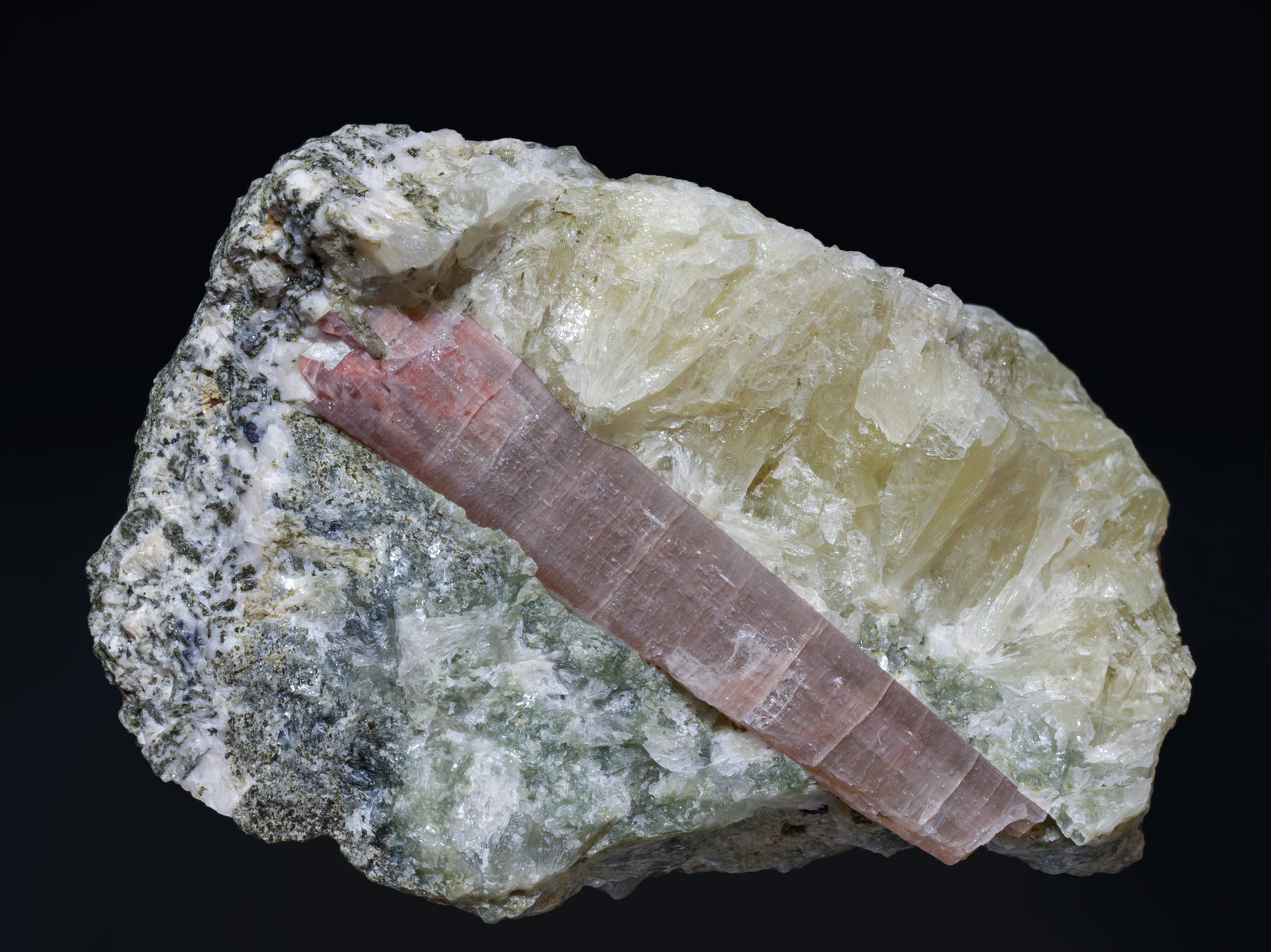 specimens/s_imagesAI0/Fluorapatite-NB13AI0s.jpg