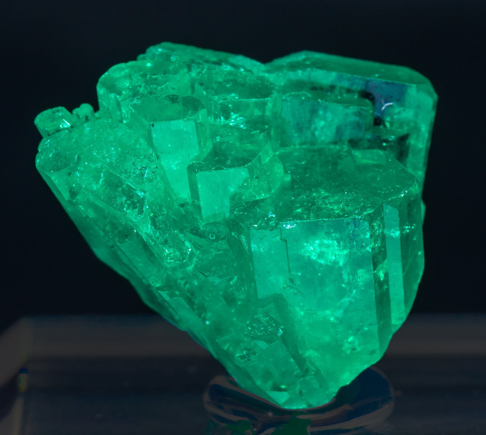 specimens/s_imagesAI3/Beryl_emerald-TG68AI3f.jpg