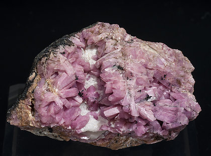 Inesite with Calcite. 