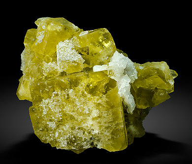 Fluorite with Baryte and Quartz. Photo: Joaquim Call�n