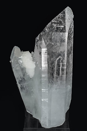 Quartz with Calcite. Front