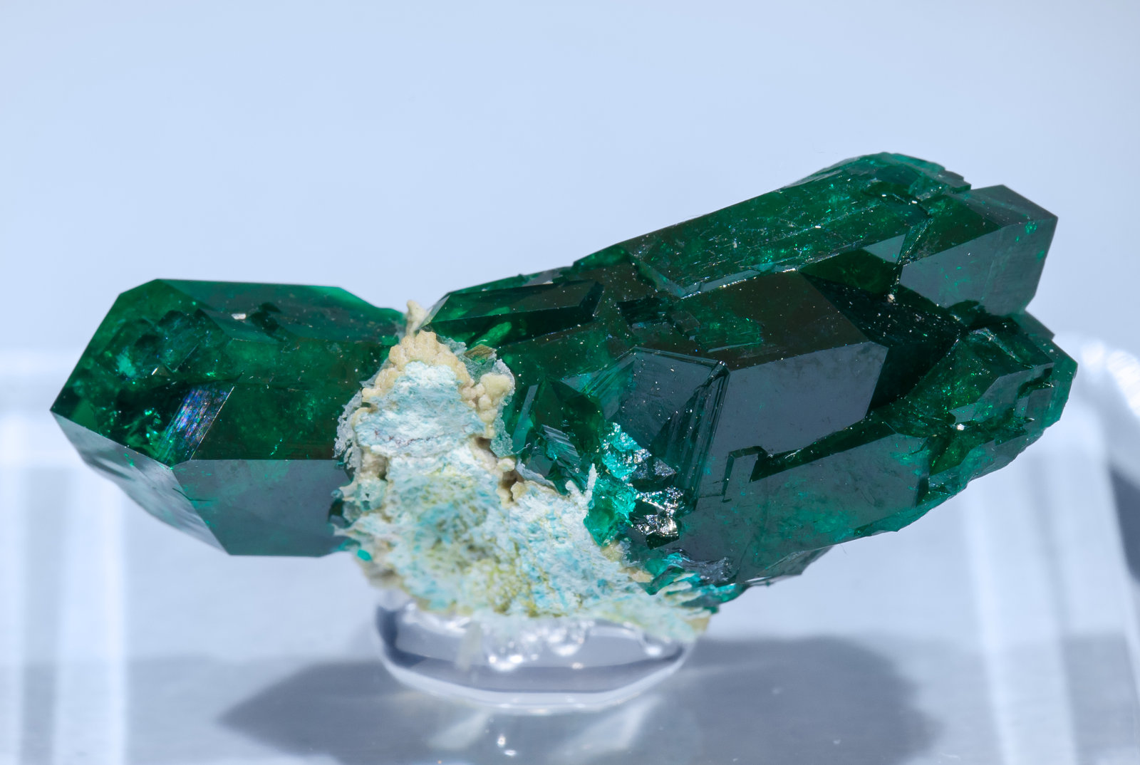 specimens/s_imagesAI7/Dioptase-EF86AI7f.jpg