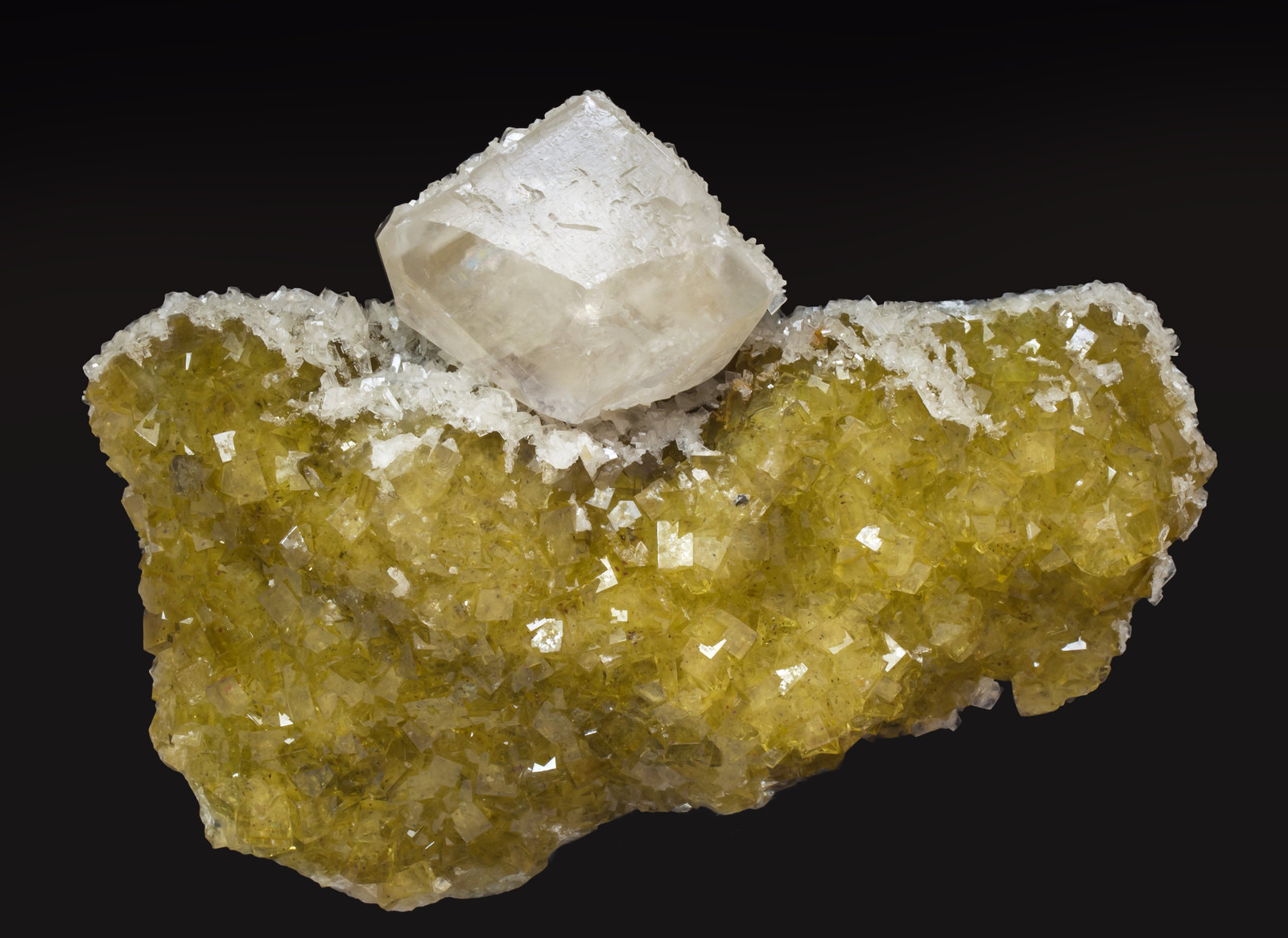 specimens/s_imagesAI8/Calcite-NR27AI8f.jpg