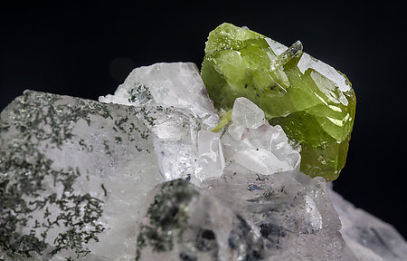 Titanite with Quartz and inclusions. 