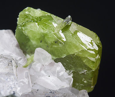 Titanite with Quartz and inclusions. 