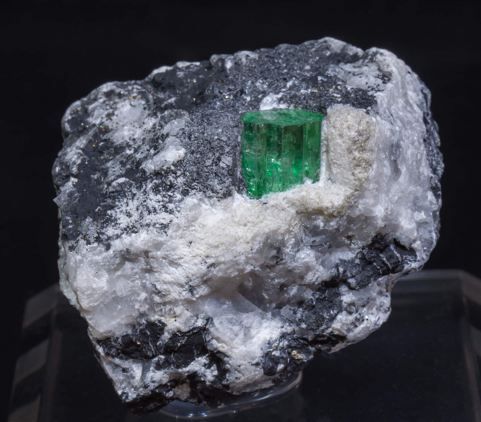 specimens/s_imagesAJ1/Beryl_emerald-MG51AJ1f.jpg