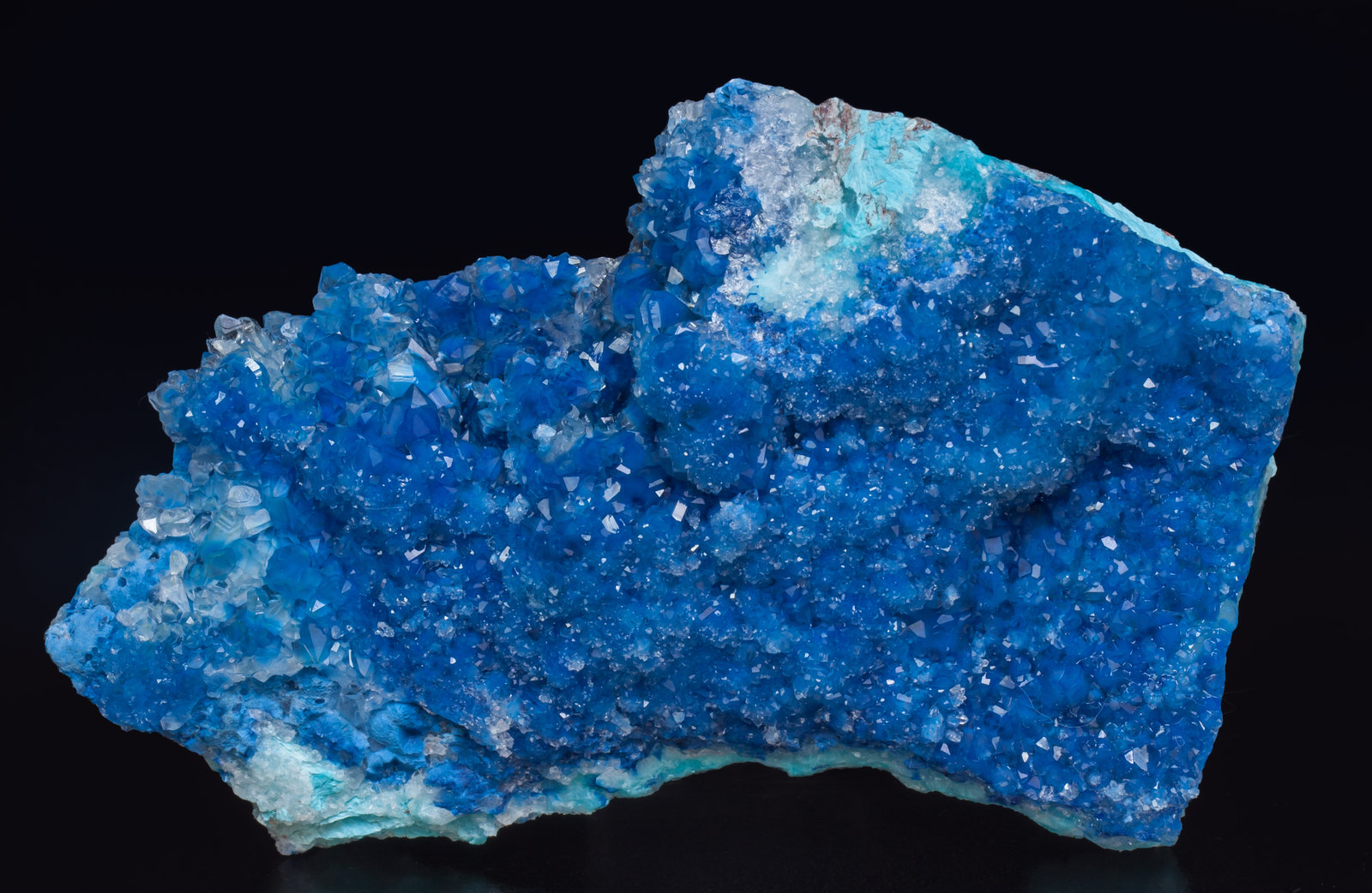 specimens/s_imagesAJ2/Shattuckite-TC63AJ2f.jpg