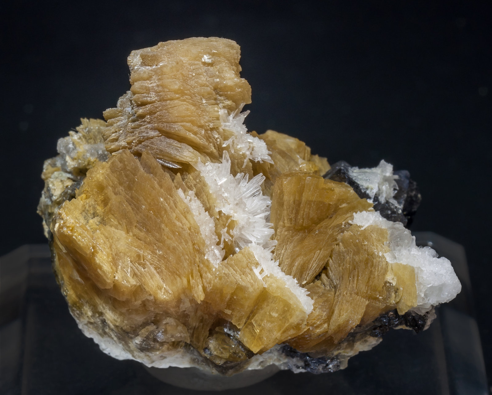 specimens/s_imagesAJ3/Roweite-ET57AJ3f.jpg