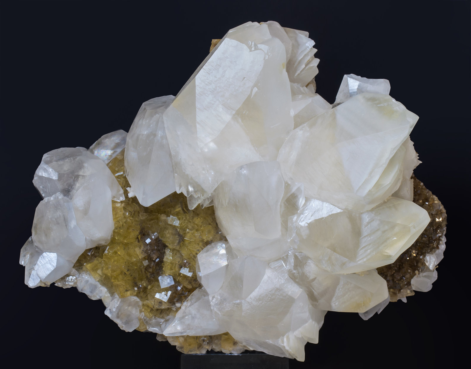 specimens/s_imagesAJ5/Calcite-EH29AJ5f.jpg