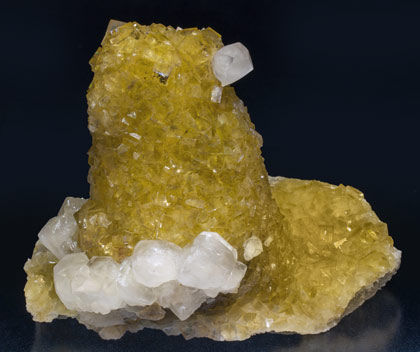 Fluorite with Calcite. Side