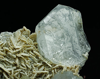 Beryl with Muscovite. 